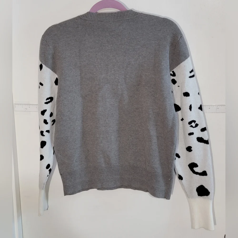 Gray and White Leopard Sweater Size Small - Picture 4 of 7